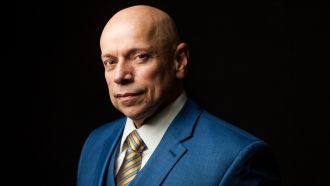 Palestra de Leandro Karnal para magistrados e servidores encerra programação natalina do TJBA  