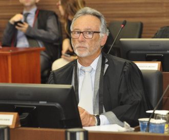 Desembargador do TJBA recebe homenagem da Fundação João Fernandes da Cunha  