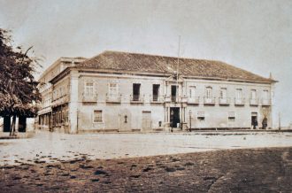 410 anos: Presidente do TJBA realiza aposição de placa no local da primeira sede do Tribunal  