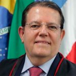 Representantes do TJBA são homenageados em solenidade comemorativa pelos 50 anos do Jornal Tribuna da Bahia  