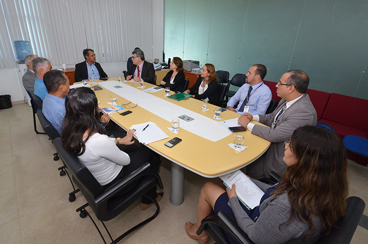 Representantes da Comissão de Acessibilidade e Inclusão estiveram reunidos na segunda-feira (27)  