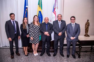 COMITIVA DO TJBA CONFERE PROGRAMA DE INTELIGÊNCIA ARTIFICIAL "ELIS" NO TJPE  