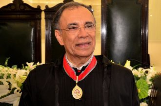 Desembargador Presidente recebe Moção de Aplausos em reconhecimento à sua gestão  