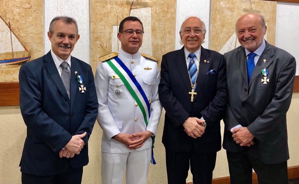 A Marinha do Brasil sob o Comando do Almirante de Esquadra Almir Garnier Santos  