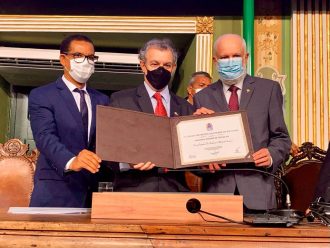SESSÃO SOLENE DE OUTORGA DA MEDALHA TOMÉ DE SOUZA, AO DESEMBARGADOR BALTAZAR MIRANDA SARAIVA  