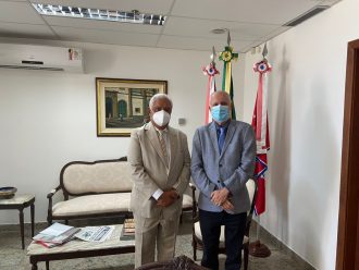 EX-CONSELHEIRO DO CONSELHO NACIONAL DE JUSTIÇA (CNJ), DESEMBARGADOR VALTÉRCIO RONALDO DE OLIVEIRA, VISITA PRESIDENTE DO PJBA, DESEMBARGADOR NILSON SOARES CASTELO BRANCO  