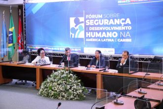 FÓRUM SOBRE SEGURANÇA E DESENVOLVIMENTO HUMANO: PALESTRAS DE ENCERRAMENTO PAUTAM MODELOS DE ENSINO INOVADORES E ALTERNATIVAS PENAIS  