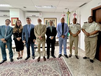 PRESIDENTE DO INSTITUTO BRASILEIRO DE DIREITO MILITAR REALIZA VISITA INSTITUCIONAL AO PRESIDENTE DO PJBA  