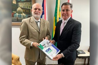 CGJ ENTREGA O RELATÓRIO DE 100 DIAS DE GESTÃO AO PRESIDENTE DO PJBA  