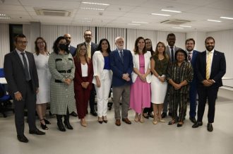 RESIDENTE DO PJBA RECEBE DIRETORIA E PRESIDENTES DE SUBSEÇÕES DA OAB-BA; ENTREGA DE OFÍCIO SOBRE ABERTURA DE VAGA DE DESEMBARGADOR RESERVADA À ORDEM MARCA O ENCONTRO  