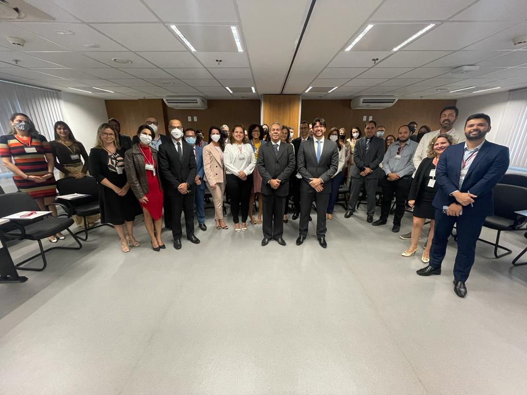 Servidores realizam o Curso de Gestão para Prevenção e Combate de Condutas Assediosas e Discriminatórias, promovido pela Unicorp com as Comissões de prevenção e enfrentamento do Assédio Moral, Assédio Sexual e Discriminação, do 1º e 2º Graus  