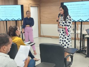 Equipe do Núcleo de Regularização Fundiária da Bahia aprende a metodologia de trabalho na prática durante treinamento  