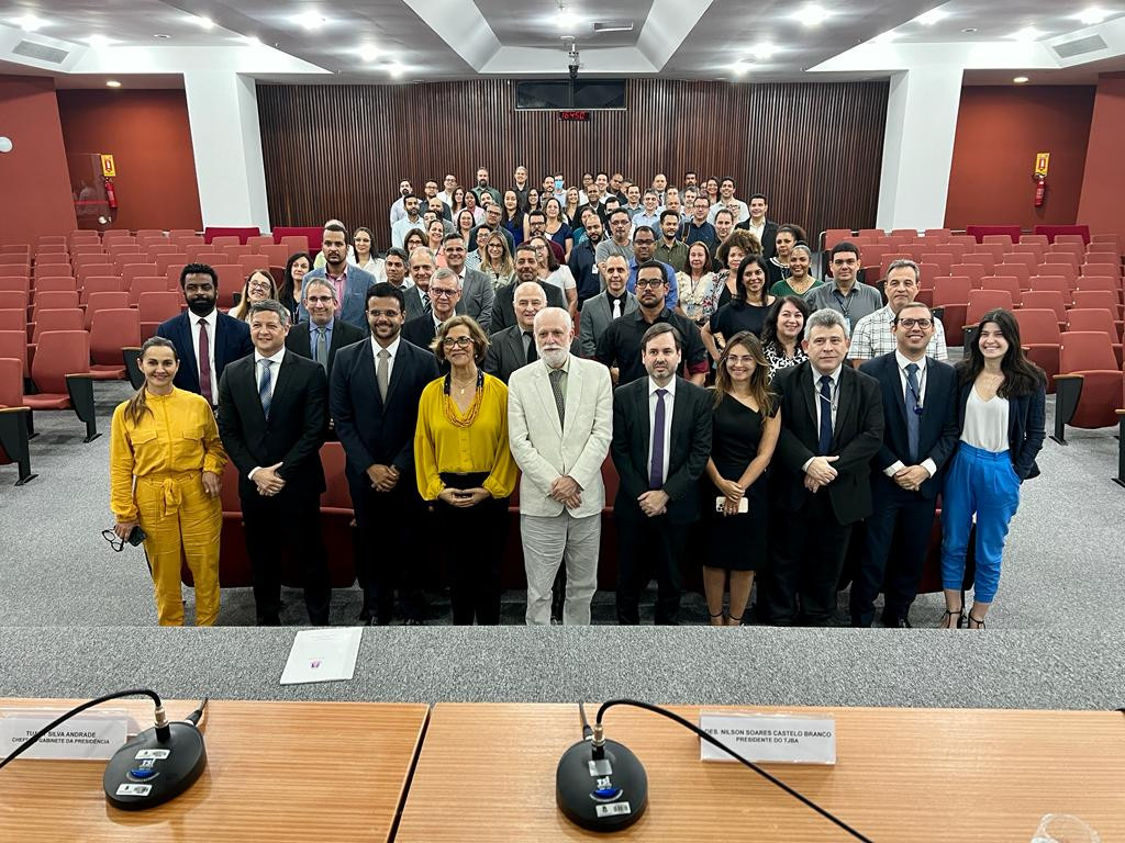Presidente do PJBA empossa 40 novos servidores da Setim; os cargos foram instituídos por meio de um projeto de lei da gestão  