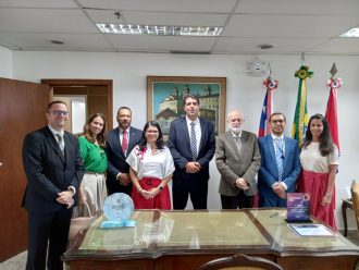 PJBA ASSINA TERMO DE CESSÃO DE ESPAÇO FÍSICO NOS FÓRUNS DE ITABERABA E ITAPARICA PARA A DEFENSORIA PÚBLICA PRESTAR ASSISTÊNCIAPJBA ASSINA TERMO DE CESSÃO DE ESPAÇO FÍSICO NOS FÓRUNS DE ITABERABA E ITAPARICA PARA A DEFENSORIA PÚBLICA PRESTAR ASSISTÊNCIA JURÍDICA À POPULAÇÃO JURÍDICA À POPULAÇÃO  