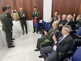 PJBA MARCA PRESENÇA EM CERIMÔNIA DE ENCERRAMENTO DE CURSO DESTINADO A OFICIAIS SUPERIORES DO EXÉRCITO BRASILEIRO  