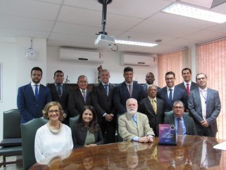 PRESIDENTE DO PJBA RECEBE AUTORIDADES DE SÃO GONÇALO DOS CAMPOS PARA DISCUTIR A CONSTRUÇÃO DO NOVO FÓRUM DA COMARCA. Reunião COM O JUIZ E REPRESENTANTES DE SÃO GONÇALO DOS CAMPOS, DR. JOÃO BATISTA BONFIM DANTAS  