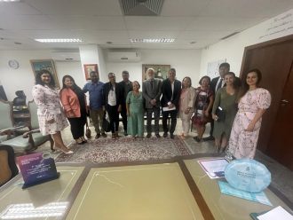 INTEGRANTES DA NOVA DIRETORIA DO SINPOJUD VISITAM O PRESIDENTE DO PJBA, DESEMBARGADOR NILSON SOARES CASTELO BRANCO  