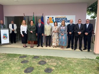 REI CARL XVI GUSTAF E A RAINHA DA SUÉCIA, SÍLVIA RENATA SOMMERLATH, VISITAM COMPLEXO DE ESCUTA PROTEGIDA DO PJBA  