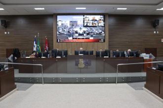SESSÃO DO TRIBUNAL PLENO É MARCADA POR RETORNO PRESENCIAL DA DECANA, ELEIÇÃO DE NOVOS DESEMBARGADORES E MOÇÃO DE PESAR  