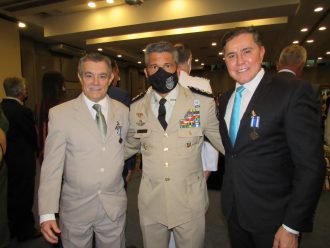 Desembargadores do TJBA recebem Medalha da Aviação Policial Militar em cerimônia comemorativa do GRAER  