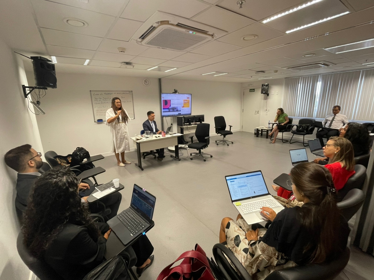 Formação Inicial para Juízes Substitutos: TJBA promove aula sobre temas LGBTQIAP+ no Mês de Visibilidade Transgênero  