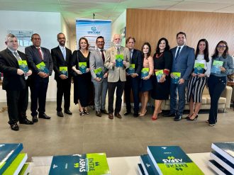 PRESIDENTE DO TJBA PARTICIPA DO LANÇAMENTO DA 9ª EDIÇÃO DA REVISTA ENTRE ASPAS  