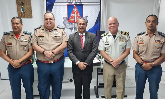 Vara de Auditoria Militar recebe visita institucional dos Comandantes Gerais da Polícia Militar e do Corpo de Bombeiros  