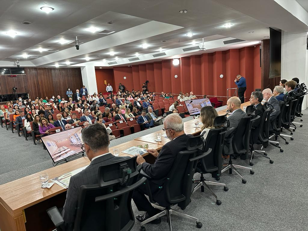 Presidente do TJBA realiza abertura do Seminário “Ruy Barbosa, do Império à República, uma vida dedicada à Nação”  