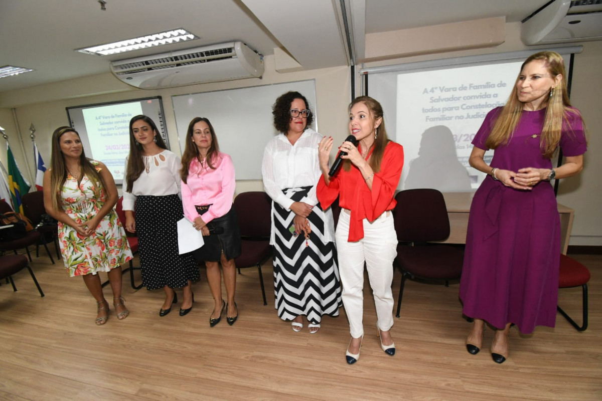 4ª Vara de Família de Salvador realiza a primeira sessão de Constelação Familiar; ação integra o projeto “Por todas as nossas relações”  