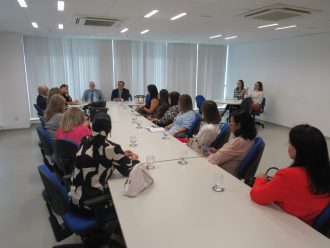 PRESIDENTE DO TJBA SE REÚNE COM MAGISTRADOS DAS TURMAS RECURSAIS PARA DISCUTIR A DESIGNAÇÃO DE ESTAGIÁRIOS DE PÓS-GRADUAÇÃO  