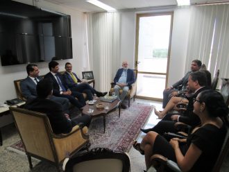 PRESIDENTE DO TJBA SE REÚNE COM JUÍZES DE ENTRÂNCIA FINAL PARA FALAR SOBRE MOVIMENTAÇÃO DE CARREIRA PARA OS MAGISTRADOS  