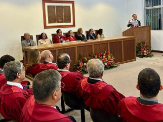 DESEMBARGADOR LOURIVAL ALMEIDA TRINDADE TOMA POSSE NA ACADEMIA DE LETRAS JURÍDICAS DA BAHIA  