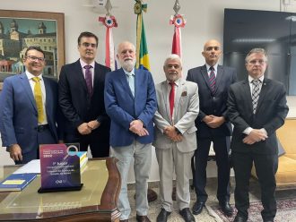 PRESIDENTE DO TJBA SE REÚNE COM JUÍZES DA VARA DA FAZENDA PÚBLICA  