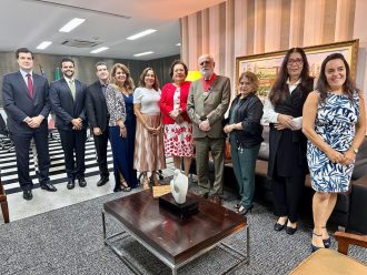 PRESIDENTE DO TJBA RECEBE HOMENAGEM DO CONSELHO NACIONAL DOS CORREGEDORES-GERAIS DO MINISTÉRIO PÚBLICO  