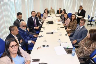 PRESIDENTE DO TJBA REÚNE-SE COM JUÍZES CORREGEDORES DOS CARTÓRIOS INTEGRADOS  