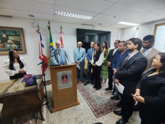 PRESIDENTE DO TJBA RECEBE DOAÇÃO DE TERRENO DA PREFEITURA DE LAURO DE FREITAS PARA CONSTRUÇÃO DE NOVO FÓRUM  