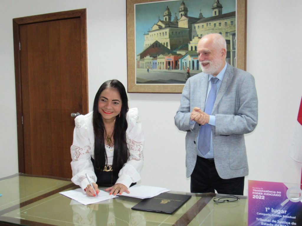 Presidente do TJBA recebe doação de terreno da Prefeitura de Lauro de Freitas para construção de novo Fórum