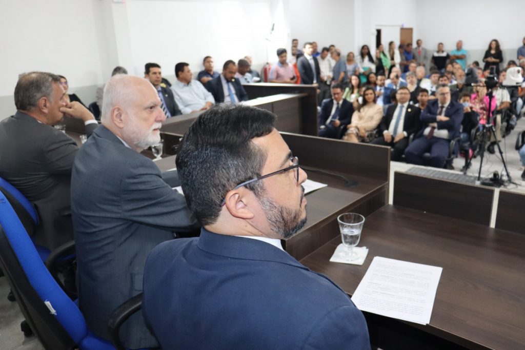 Presidente do TJBA reinaugura Fórum, inaugura Sala Passiva, Sala de Depoimento Especial e Cejusc em Jacobina; solenidade marca, também, a assinatura de termos de compromisso com o município de Caém