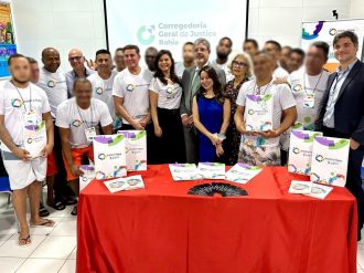Corregedoria Geral do TJBA promove o lançamento do primeiro livro em um complexo penal da Bahia, fruto do Projeto Virando a Página  