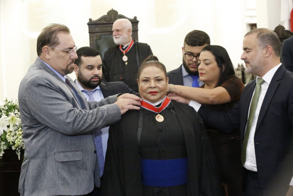 Presidente do TJBA entrega Medalha do Mérito Judiciário para quatro novos Desembargadores