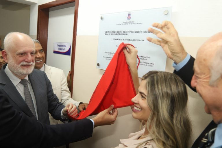 Presidente do TJBA reinaugura Fórum da Comarca de Riachão das Neves e instala Sala Passiva e Sala de Depoimento especial  