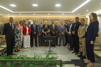PRESIDENTE DO TJBA RECEBE O TÍTULO DE CIDADÃO SANTO-ANTONIENSE  