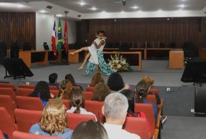 Segundo dia da Semana Nacional da Pessoa com Deficiência do TJBA lança livro, promove exposições e debate inclusão; evento segue até sexta (25)  