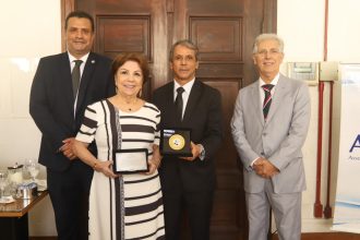 Desembargadora aposentada do TJBA Telma Britto recebe Medalha do Mérito Wilton de Oliveira e Souza  