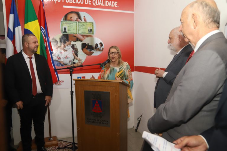 Presidente do TJBA inaugura Ponto de Inclusão Digital em Dom Macedo Costa  