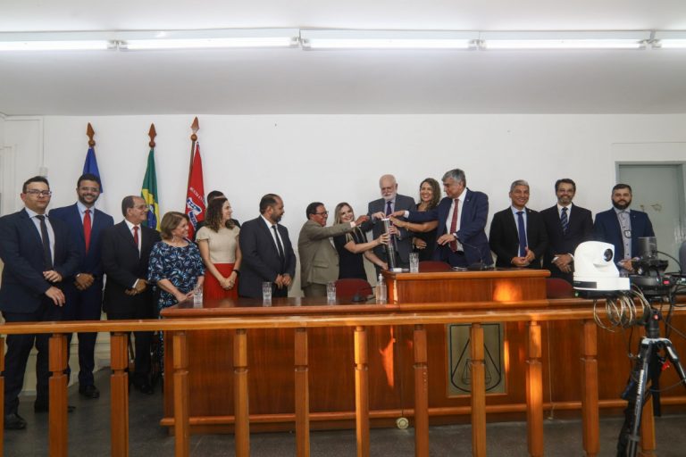 Presidente do TJBA lança Pedra Fundamental do novo Fórum da Comarca de Eunápolis e recebe Título de Cidadão eunapolitano  