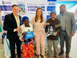 Ansiedade, alegria e esperança marcam mais uma cerimônia de entrega de títulos de Regularização Fundiária promovida pela CGJ do TJBA; dessa vez, em Vitória da Conquista  