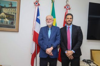 PRESIDENTE DO TJBA RECEBE VISITA DE CORTESIA DO PROCURADOR-GERAL DO MUNICÍPIO DE SALVADOR  