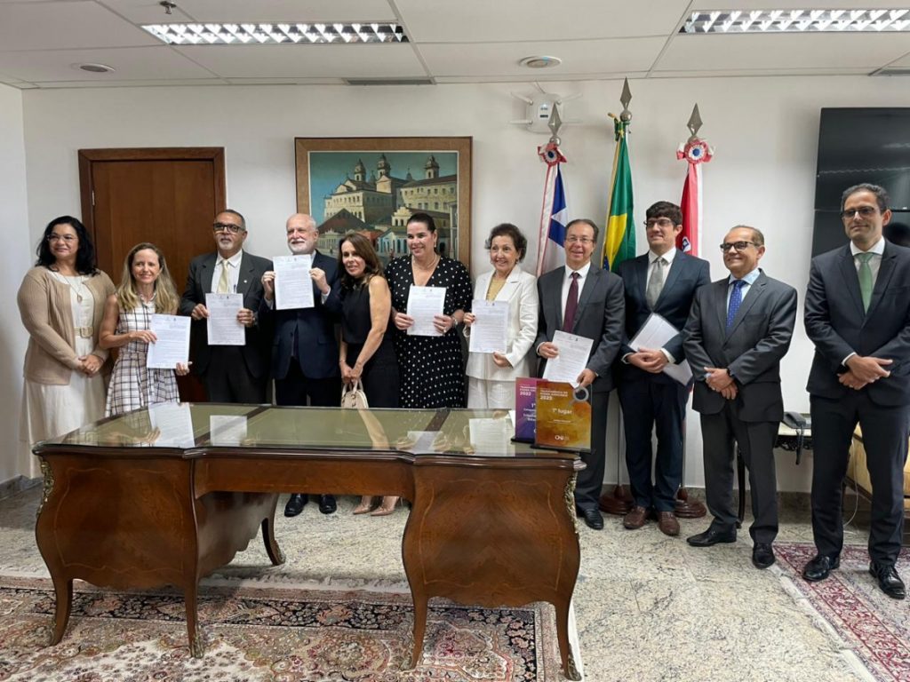 TJBA firma Termo de Cooperação inédito com o TRT-5 para compartilhar informações sobre insolvência e falência, o que permite maior garantia de celeridade processual  