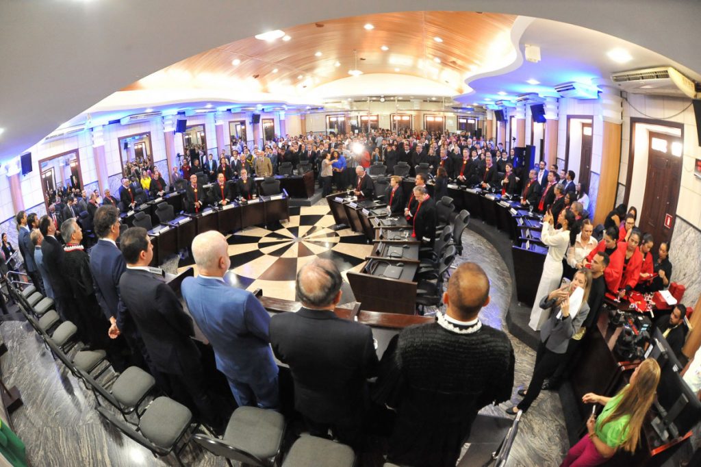 Presidente do TJBA recebe Medalha Especial do Mérito Cândido Mendes em cerimônia no TJMA